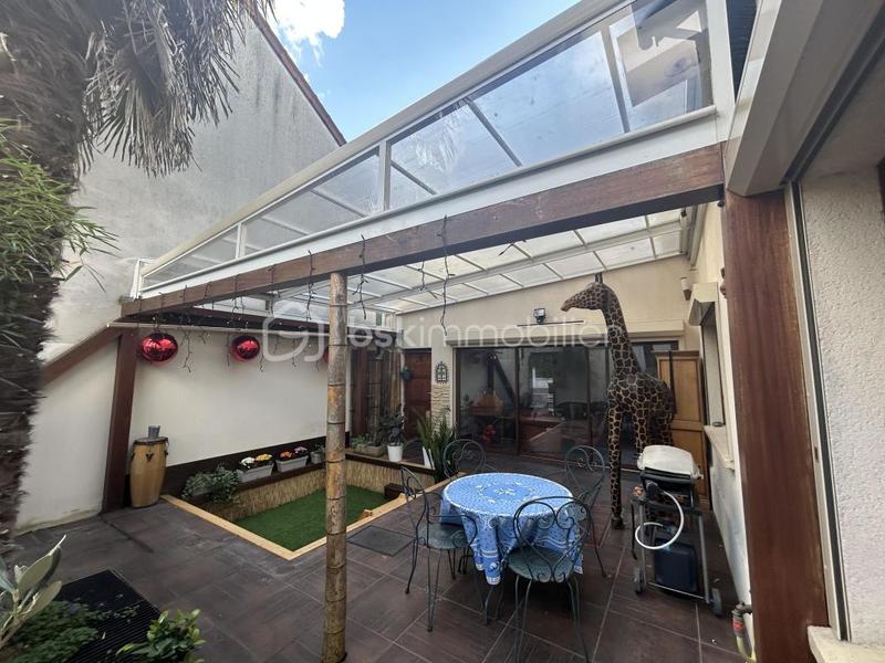 Maison - 122 m² - 5 pièces