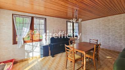 Maison - 89 m² - 5 pièces