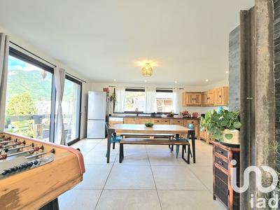 Maison - 198 m² - 7 pièces