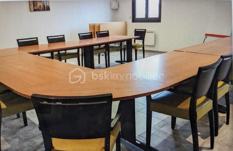 Local d'activité / Entrepôt - 976 m² - 7 pièces