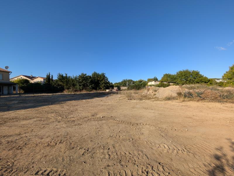 Terrain constructible - 619 m²