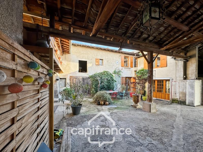 Maison - 185 m² - 8 pièces