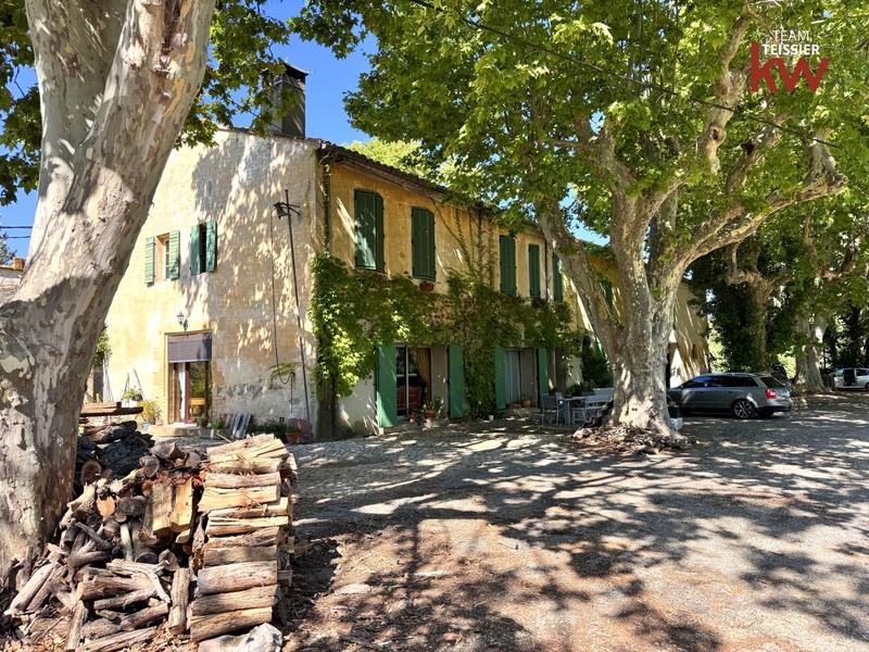 Bastide - 900 m² - 15 pièces