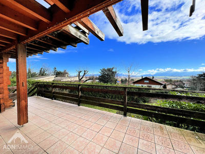 Maison - 220 m² - 6 pièces