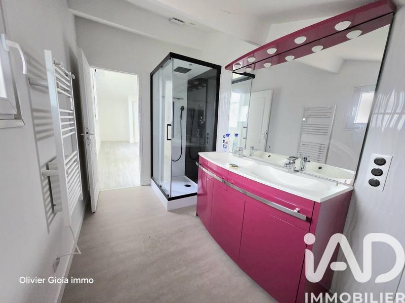 Maison - 245 m² - 7 pièces