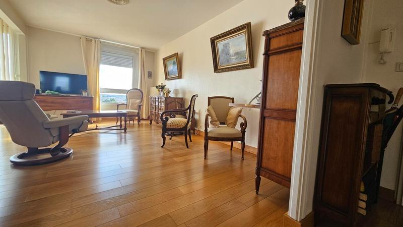 Appartement - 104 m² - 5 pièces