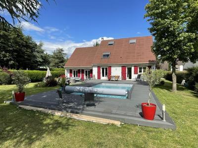 Maison - 210 m² - 9 pièces