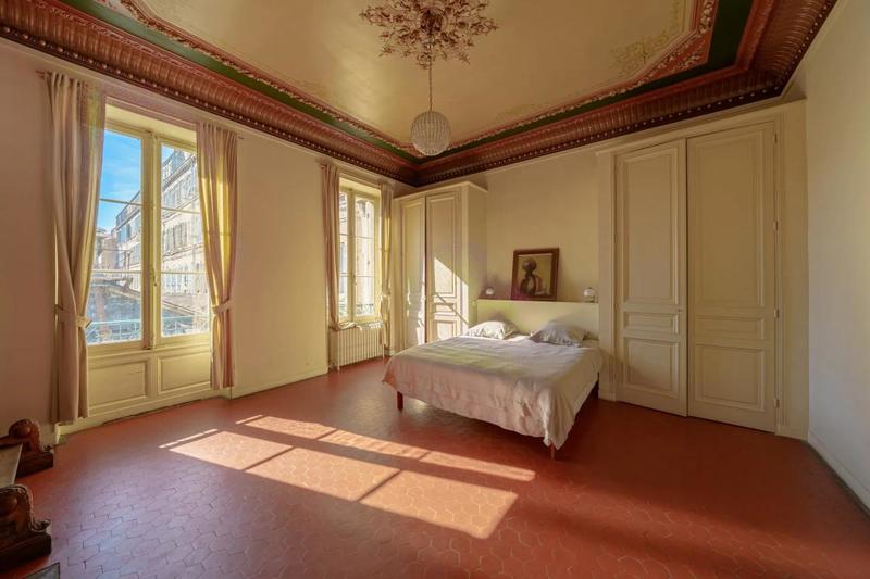 Appartement - 198 m² - 5 pièces