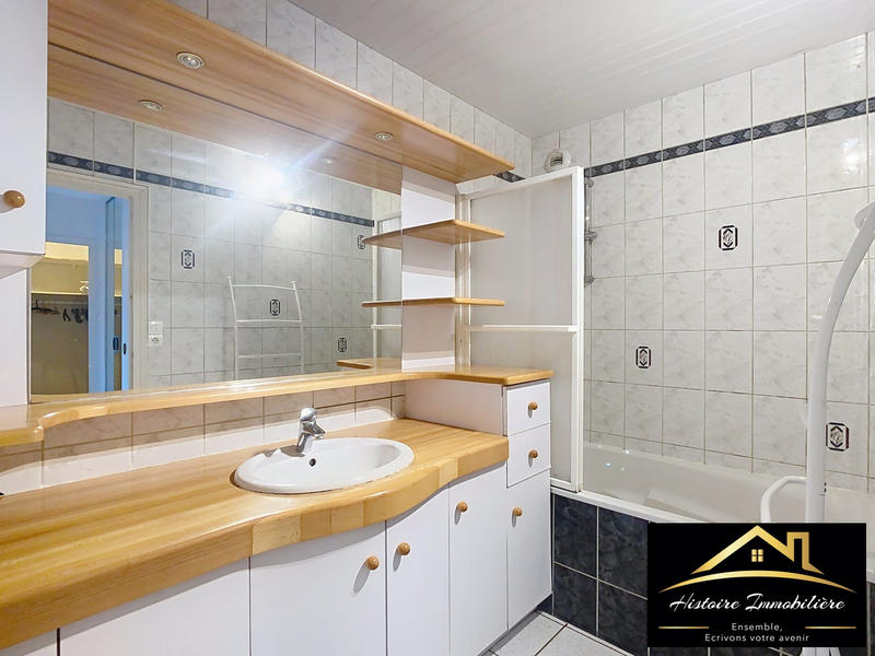 Appartement - 100 m² - 5 pièces