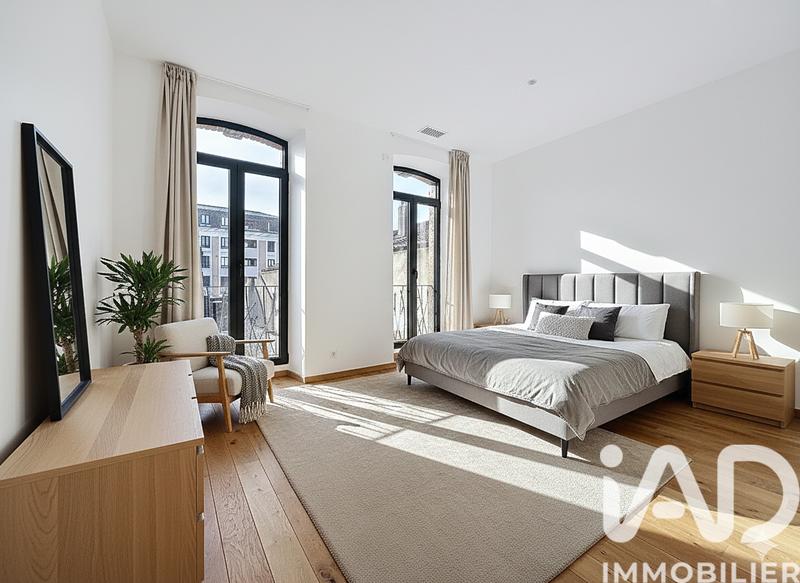 Maison de ville - 334 m² - 8 pièces