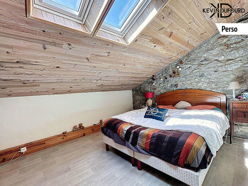 Maison - 488 m² - 19 pièces