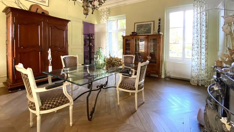 Propriété - 282 m² - 10 pièces