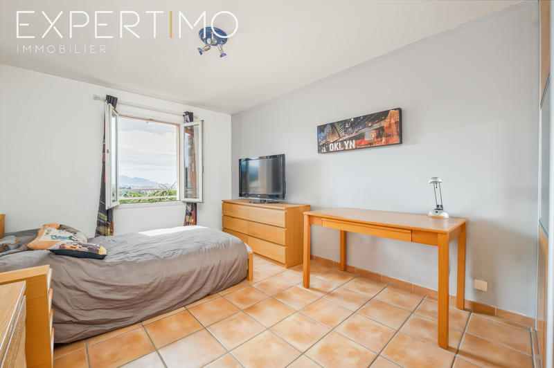 Villa - 167 m² - 6 pièces