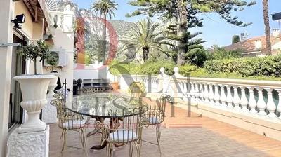 Appartement - 158 m² - 5 pièces