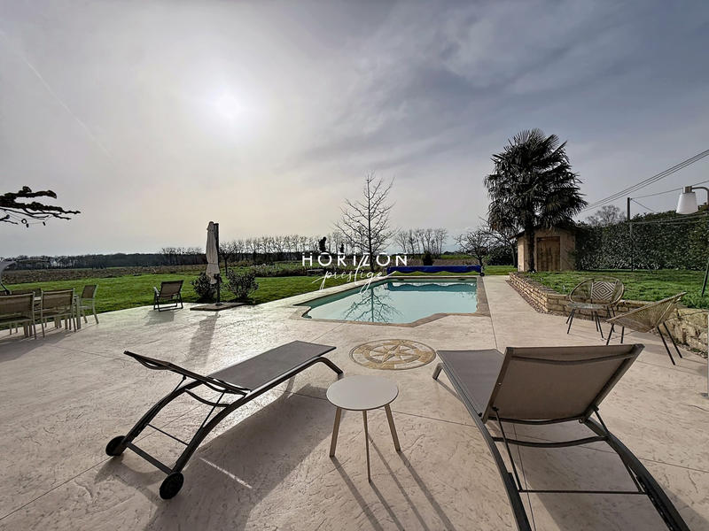 Maison ancienne - 206 m² - 8 pièces