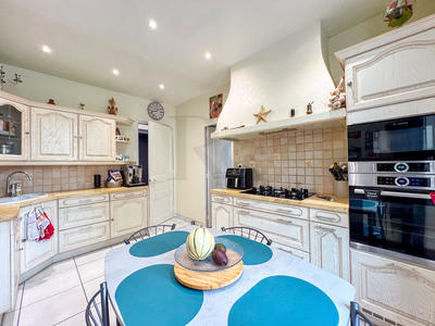 Maison - 215 m² - 8 pièces