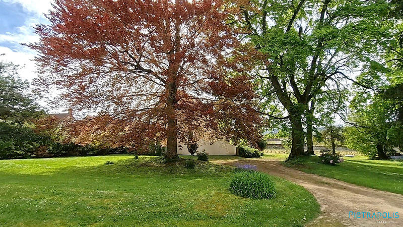 Maison - 342 m² - 12 pièces