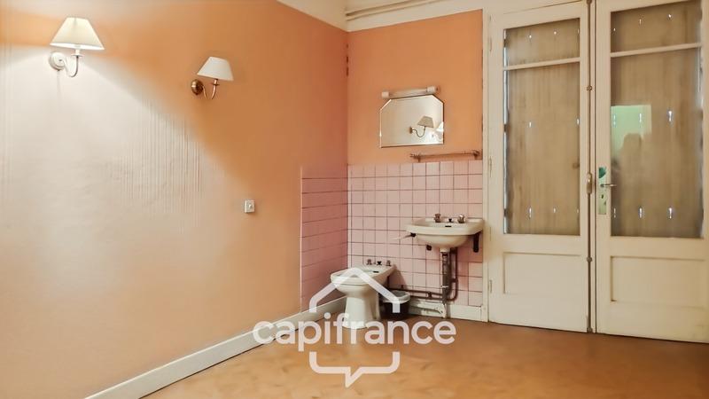 Local commercial - 378 m² - 15 pièces