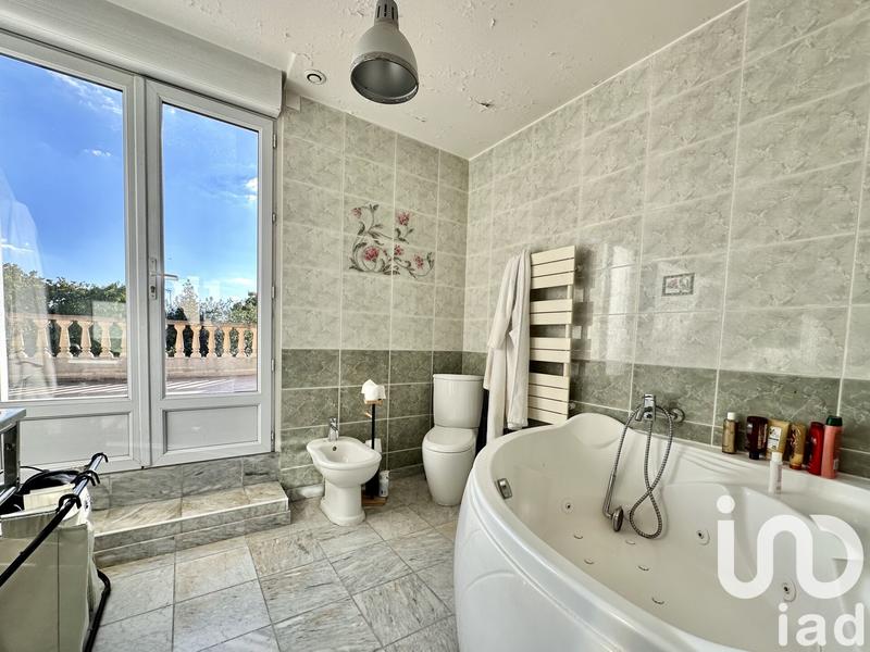 Maison - 200 m² - 8 pièces