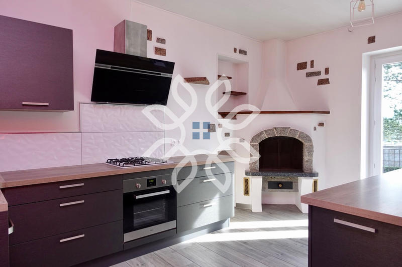 Maison - 94 m² - 4 pièces