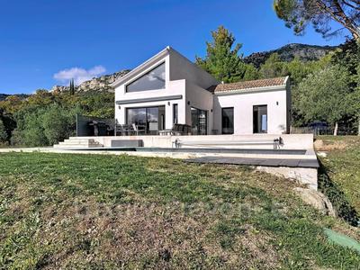 Maison - 174 m² - 5 pièces