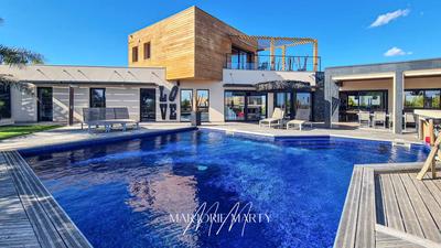 Demeure - 211 m² - 7 pièces