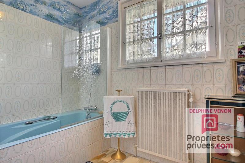 Maison - 215 m² - 7 pièces