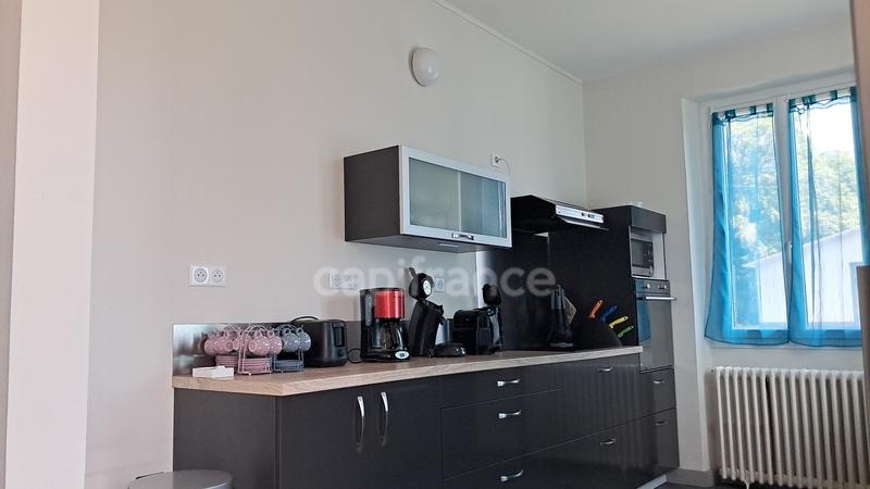 Propriété - 1 100 m² - 16 pièces