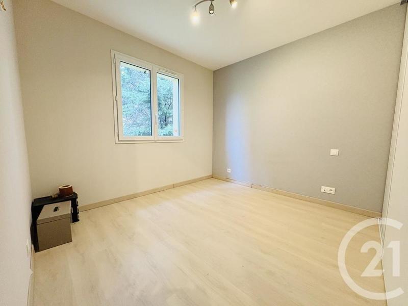 Pavillon - 137 m² - 7 pièces