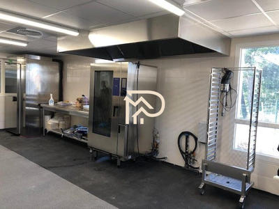 Local d'activités - 685 m²