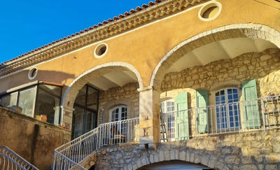 Mas - 400 m² - 20 pièces