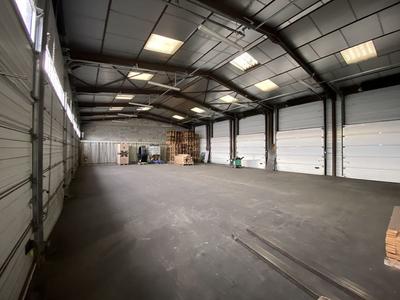 Local commercial - 310 m² - 1 pièce