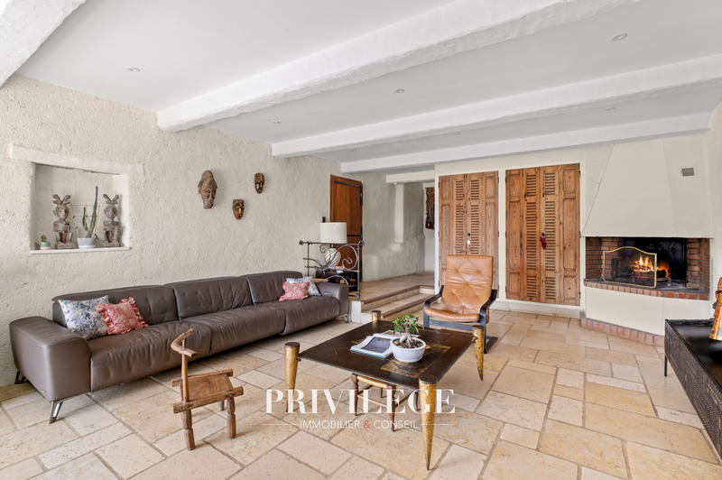 Bastide - 400 m² - 16 pièces