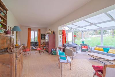 Maison - 205 m² - 10 pièces