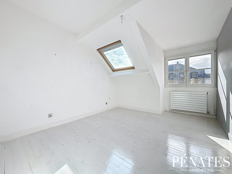 Appartement - 200 m² - 6 pièces