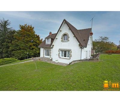 Maison traditionnelle - 140 m² - 6 pièces