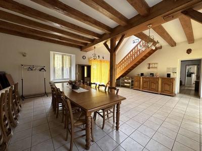 Maison - 160 m² - 7 pièces