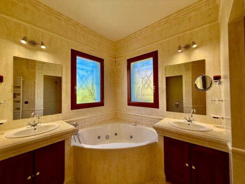 Villa - 200 m² - 5 pièces