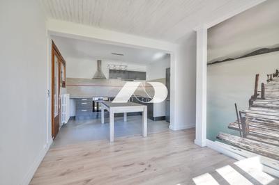 Appartement - 76 m² - 4 pièces