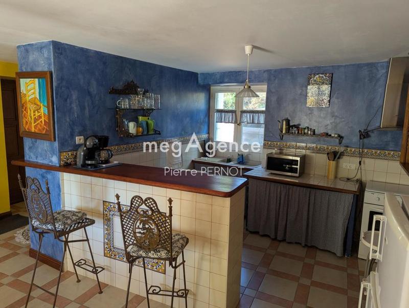 Maison en pierre - 251 m² - 8 pièces