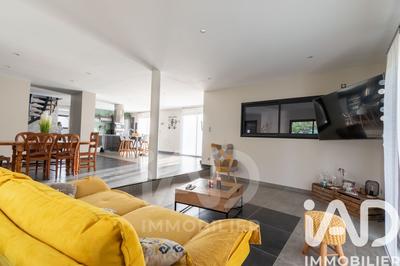 Maison - 195 m² - 6 pièces