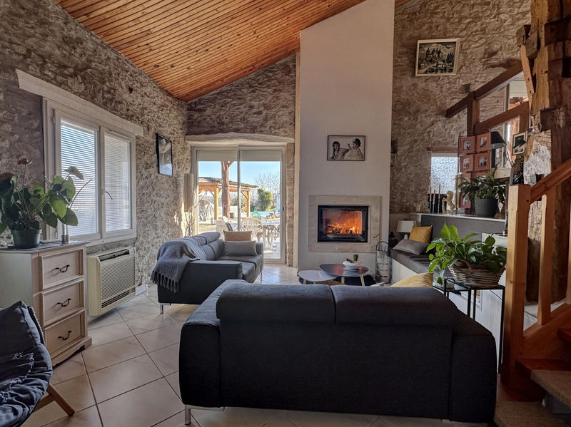 Maison - 213 m² - 7 pièces