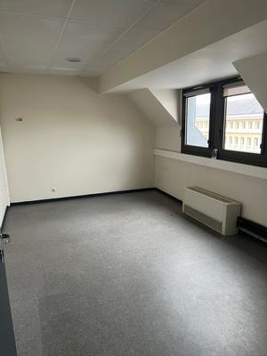 Bureau - 556 m² - 17 pièces