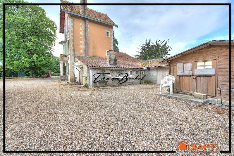 Maison - 290 m² - 9 pièces