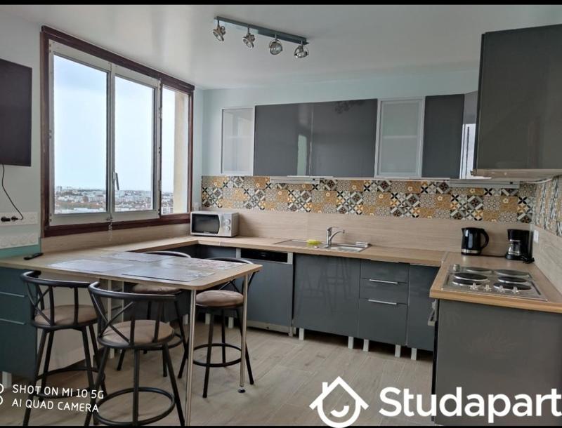 Chambre - 10 m² - 1 pièce