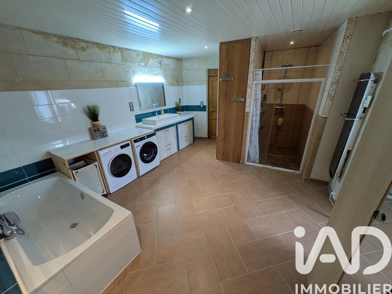 Maison - 204 m² - 8 pièces