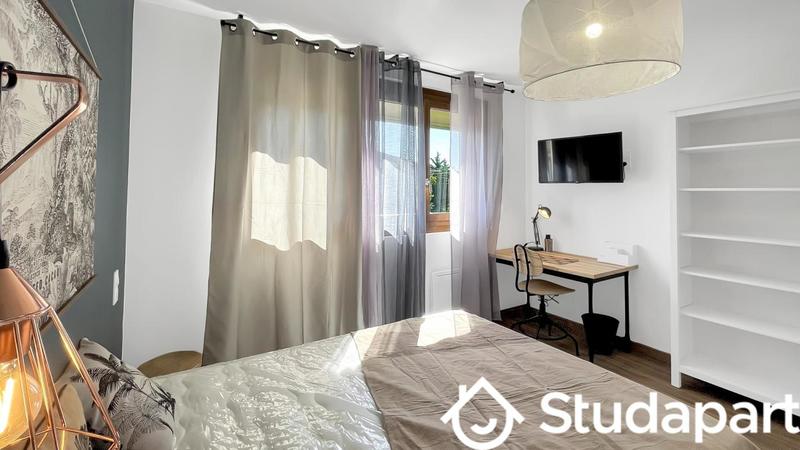 Chambre - 14 m² - 1 pièce