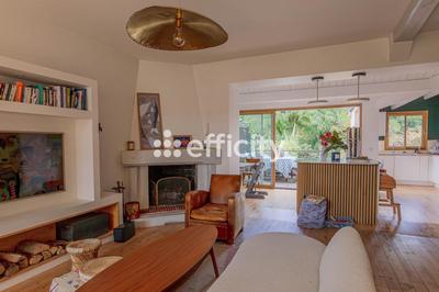 Maison - 196 m² - 7 pièces