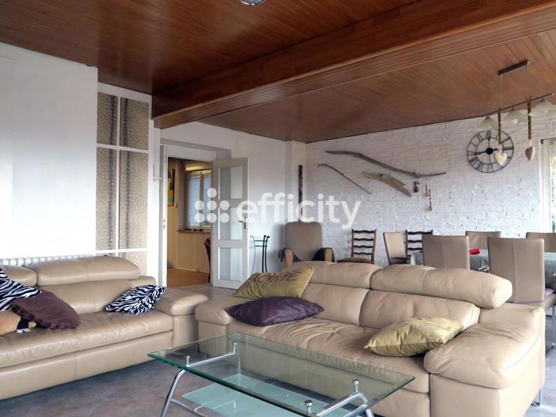 Maison - 235 m² - 8 pièces