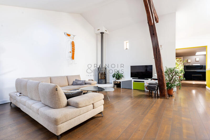 Maison - 260 m² - 8 pièces